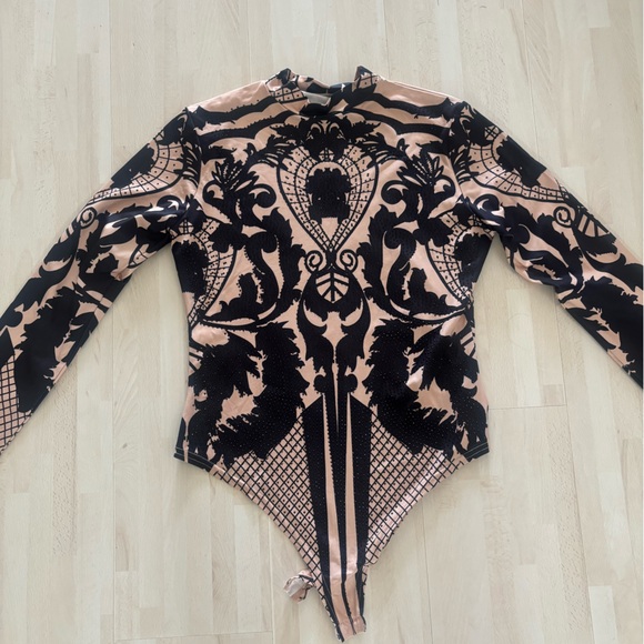Other - Long Sleeve Patterned Bodysuit in Blush and Black